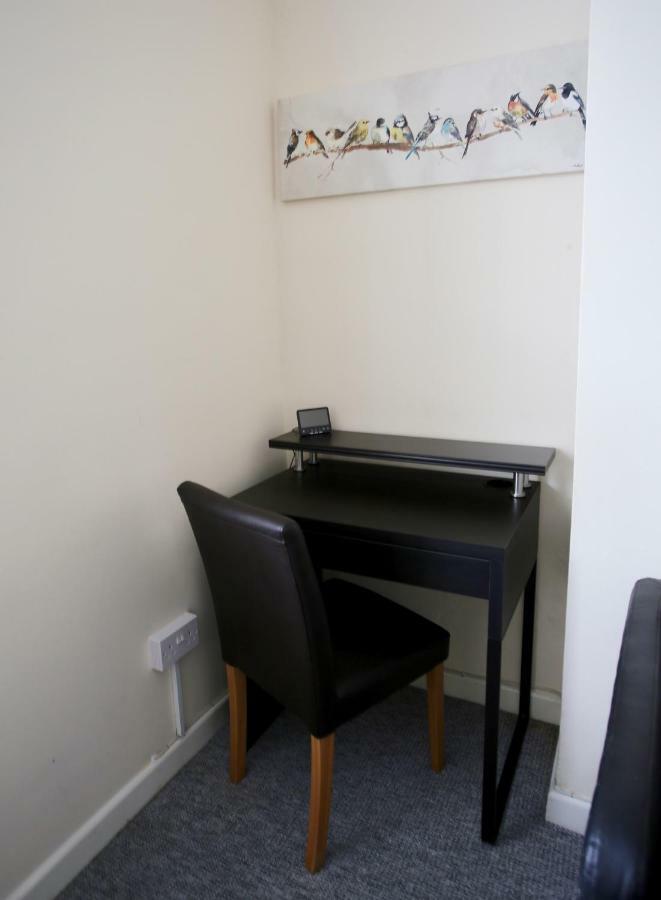 הוילה Free Parking, Cosy House In The Center Of Taunton! Sleeps 6 People! מראה חיצוני תמונה