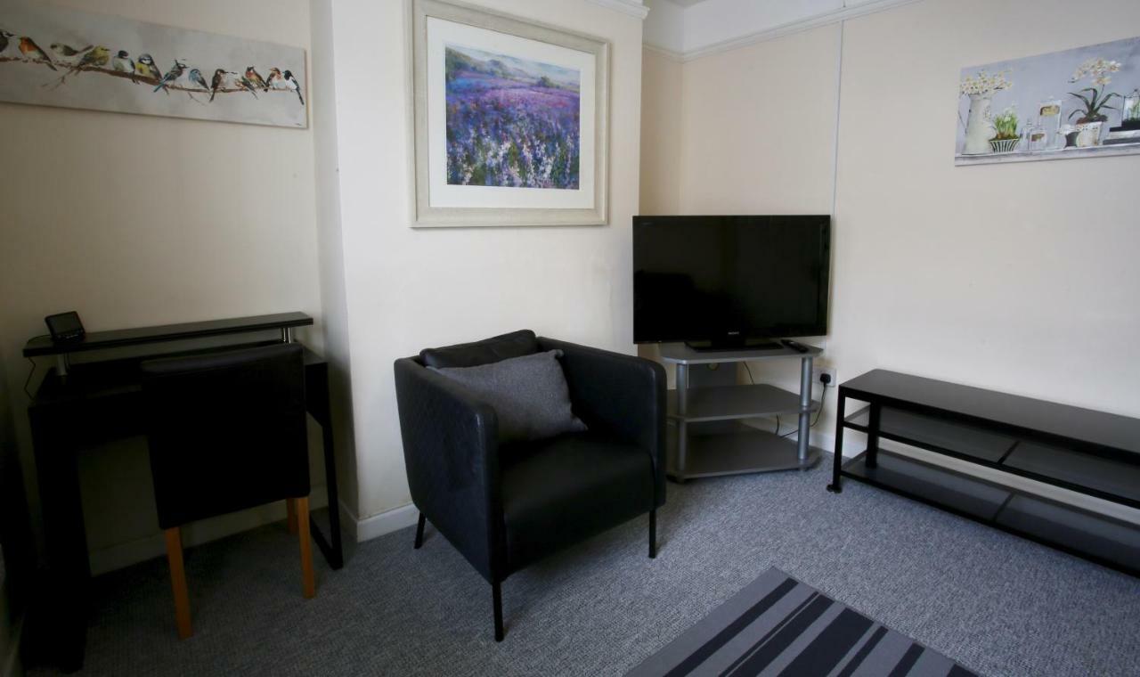 הוילה Free Parking, Cosy House In The Center Of Taunton! Sleeps 6 People! מראה חיצוני תמונה